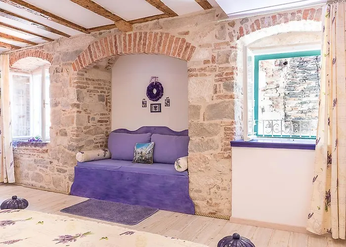 Boutique Cardea سبليت